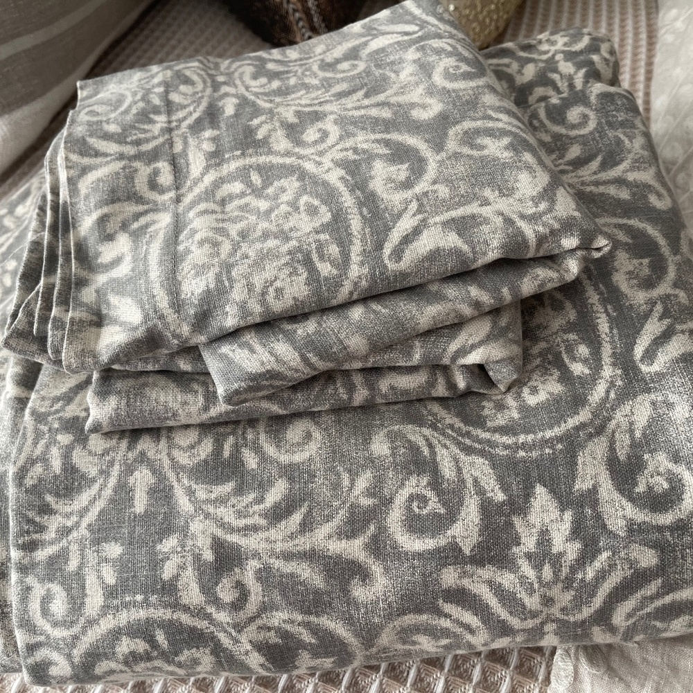 Restoration Hardware Queen Duvet with Two Standard Shams Jacquard Grey